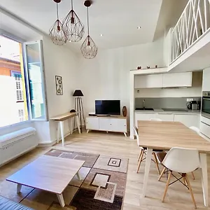 https://studio-la-pietonne.fr-provencehotel.com